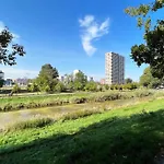 Air-conditioned Studio, Close To Centre & Tram Stop Апартаменты *