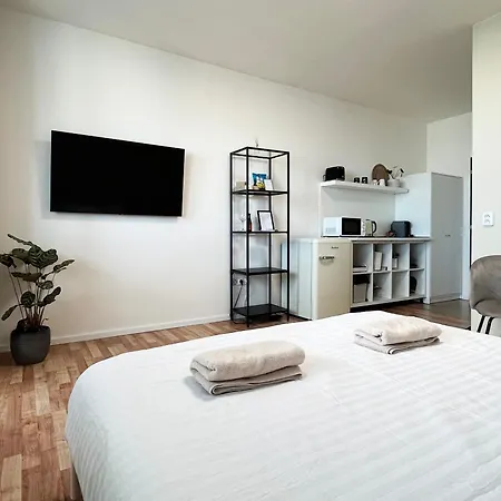 Air-conditioned Studio, Close To Centre & Tram Stop 公寓 布拉迪斯拉发