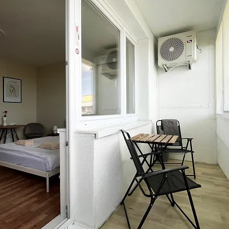 Air-conditioned Studio, Close To Centre & Tram Stop * Братислава