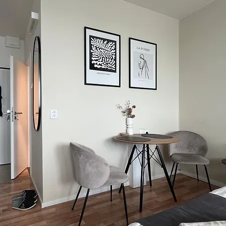 Air-conditioned Studio, Close To Centre & Tram Stop Apartmán