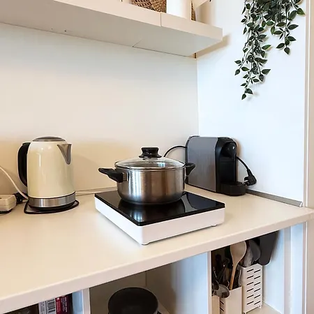 Air-conditioned Studio, Close To Centre & Tram Stop