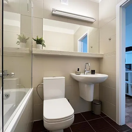 Air-conditioned Studio, Close To Centre & Tram Stop 布拉迪斯拉发