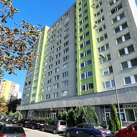 Air-conditioned Studio, Close To Centre & Tram Stop 布拉迪斯拉发