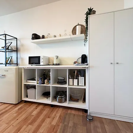 Air-conditioned Studio, Close To Centre & Tram Stop 布拉迪斯拉发
