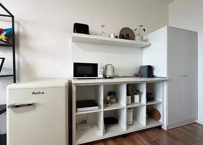 Air-conditioned Studio, Close To Centre & Tram Stop