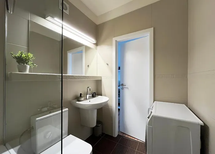 Апартаменти Air-conditioned Studio, Close To Centre & Tram Stop Братислава