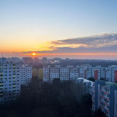 Air-conditioned Studio, Close To Centre & Tram Stop *