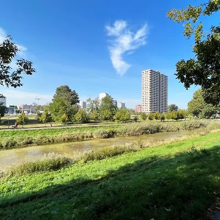 Air-conditioned Studio, Close To Centre & Tram Stop Lejlighed *