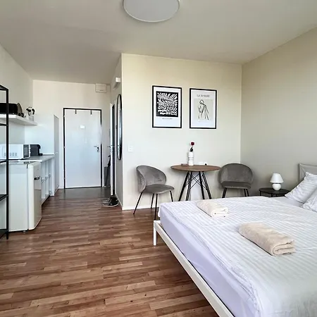 Lejlighed Air-conditioned Studio, Close To Centre & Tram Stop Bratislava