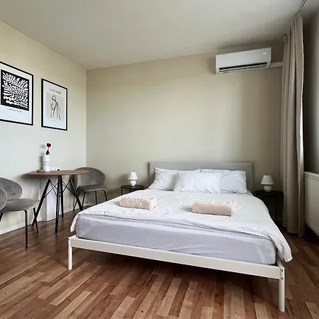 Air-conditioned Studio, Close To Centre & Tram Stop * Bratislava