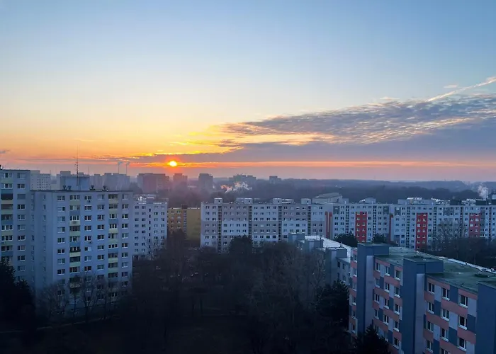 Air-conditioned Studio, Close To Centre & Tram Stop *