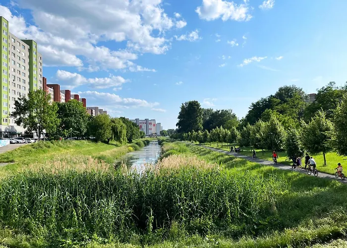 Air-conditioned Studio, Close To Centre & Tram Stop