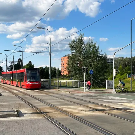Air-conditioned Studio, Close To Centre & Tram Stop Lägenhet